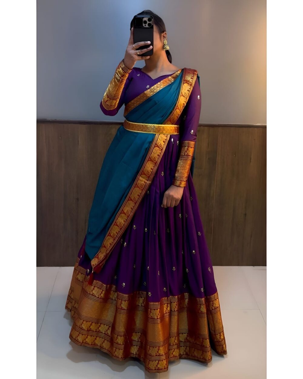 Traditional gowns - Image 2