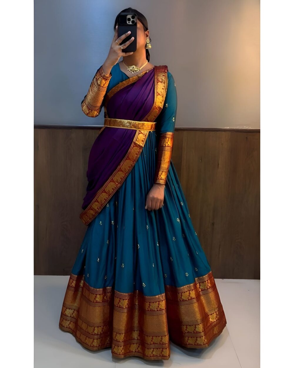 Traditional gowns - Image 2