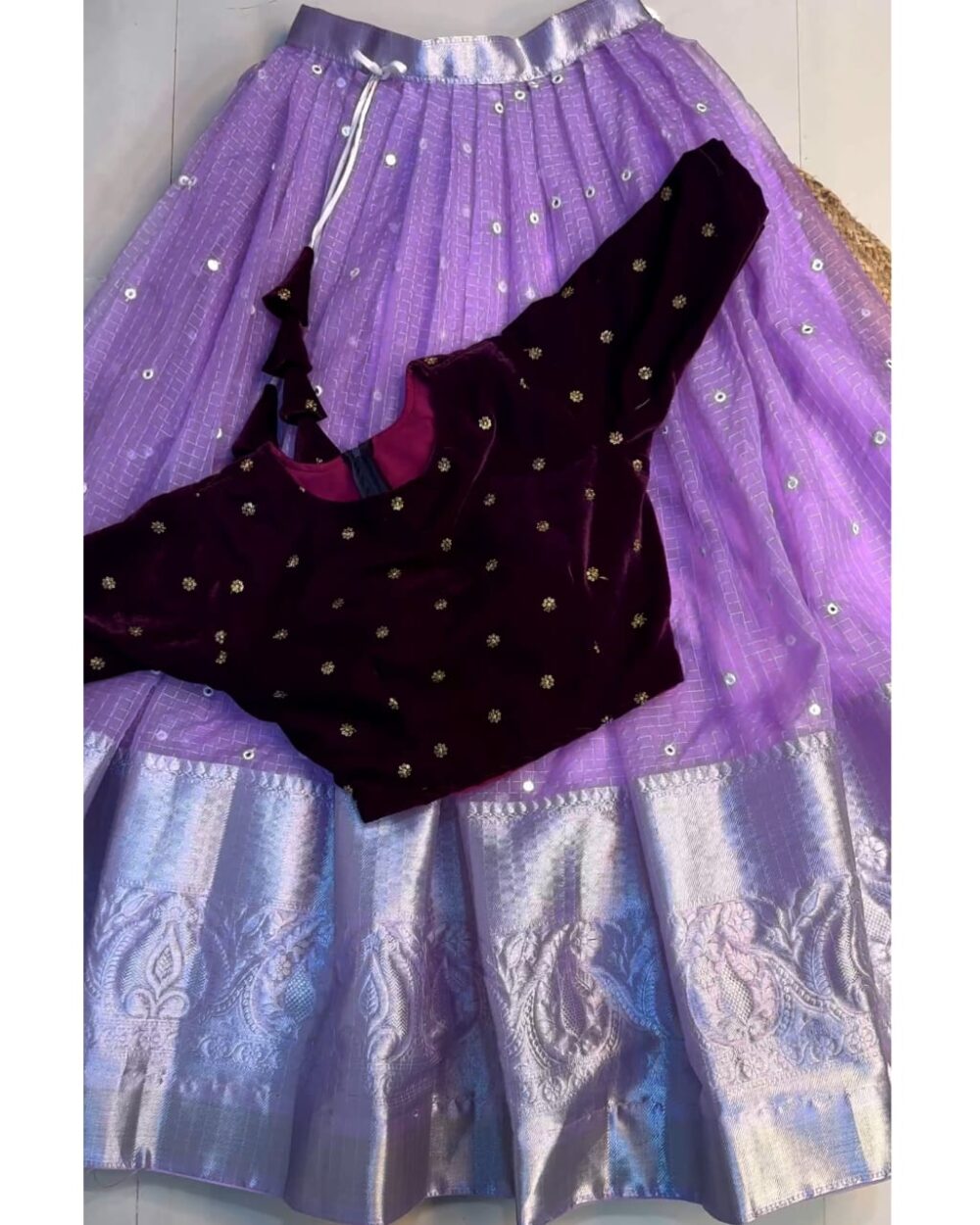 A Velvet outfit - Image 3