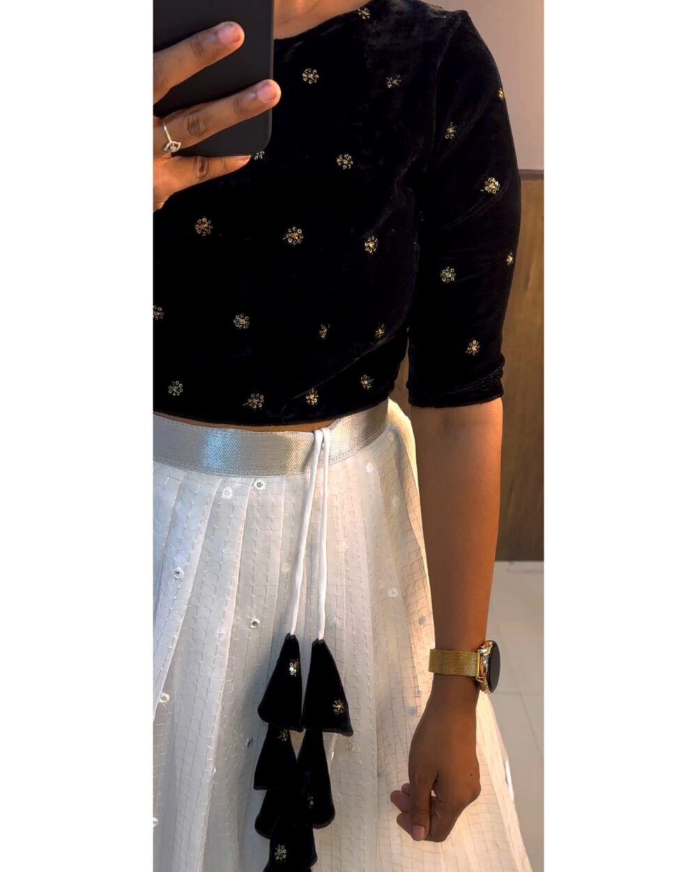 A Velvet outfit - Image 2