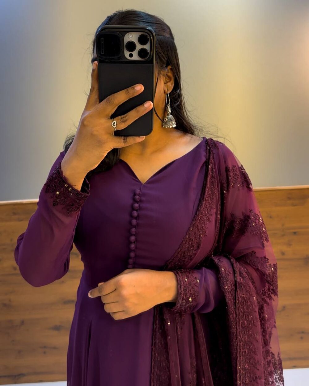 1 Pongal Gown wine - Image 2