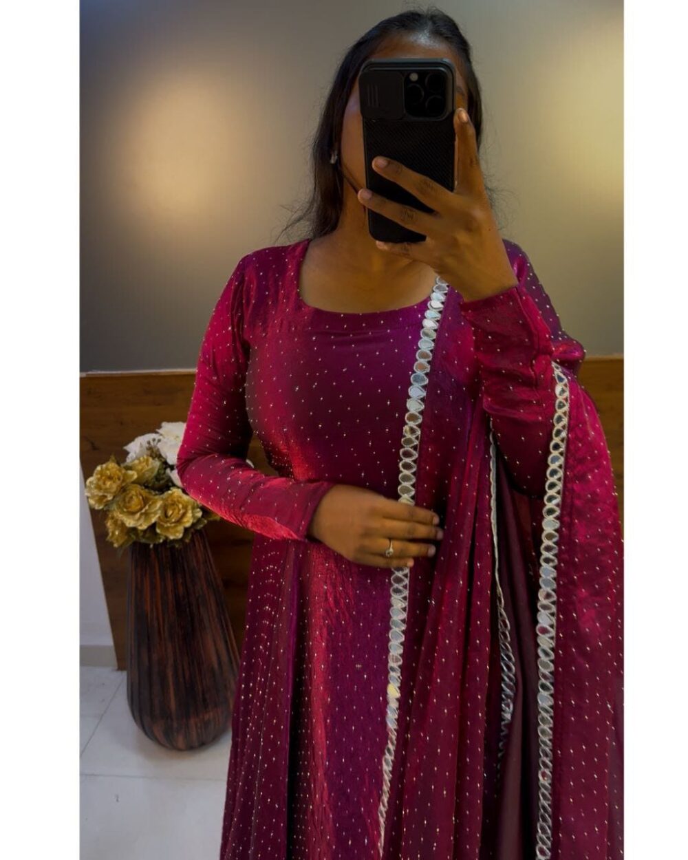 Riya Diamond (Wine) - Image 4